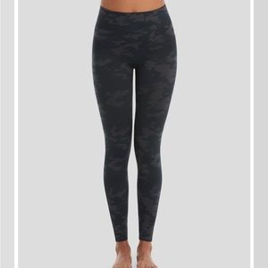 SPANX look at me now black seamless camo leggings